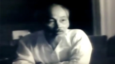 Vị lãnh tụ vĩ đại của Việt Nam. Một vị lãnh tụ đáng kính, đáng yêu, đáng mến. Bác luôn và sẽ luôn luôn sống mãi trong lòng chúng con