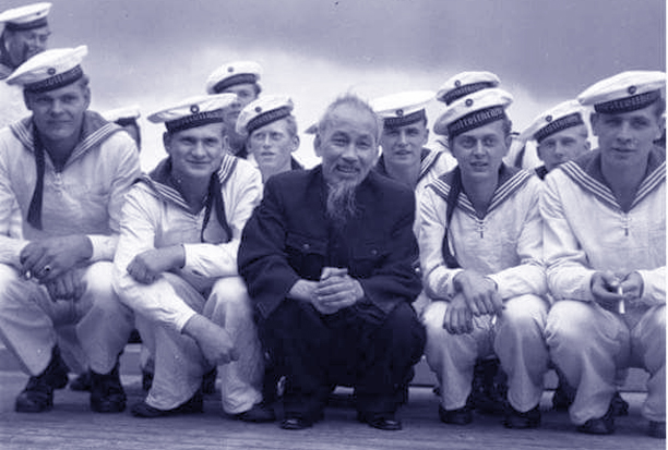 YÊU NHAU BẰNG CẢ TẤM LÒNG !