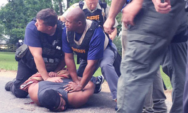 Loạt vụ xả súng xảy ra trong đêm 27/5 tại hạt Lincoln, bang Mississippi, Mỹ, khiến 8 người thiệt mạng.