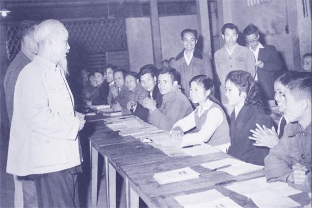 Tạp chí Cộng sản tháng 12-1958 là một trong hơn 60 bài viết của Người có giá trị lý luận và thực tiễn sâu sắc đối với công tác xây dựng, chỉnh đốn Đảng trong sạch, vững mạnh.