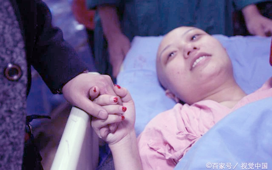 Sau một loạt các cuộc kiểm tra chi tiết, kết quả chẩn đoán cuối cùng là: ung thư gan giai đoạn cuối, tế bào ung thư đã di căn đến phổi...