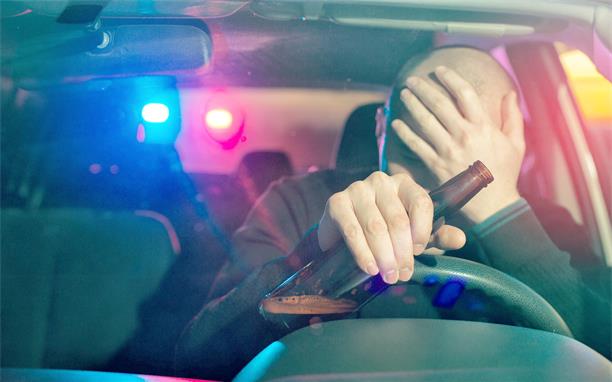 Chuyện của một người Mỹ gốc Việt khốn khổ vì lái xe khi uống rượu