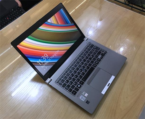Máy dòng Dynabook R63/D. Lớp vỏ đã được sơn tân trang lại. Đầy đủ dây nguồn và được tặng thêm chuột không dây. Tổng thể là ổn trong tầm giá. Shop đóng hàng cẩn thận.