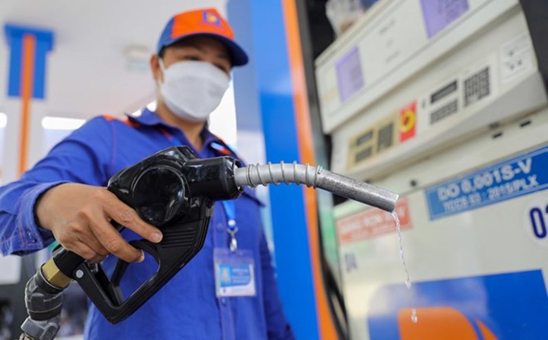 Thủ tướng khẳng định xăng dầu, năng lượng vẫn đảm bảo cho sản xuất, tiêu dùng hiện nay và những tháng tới