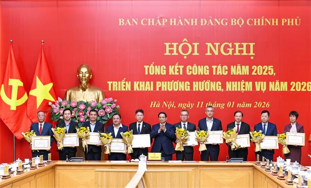 Năm 2026 tiếp tục sắp xếp, tinh gọn tổ chức bộ máy ở Trung ương và địa phương để hướng tới mục tiêu hiệu quả hơn, phục vụ nhân dân tốt hơn.